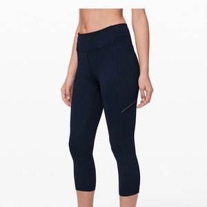 Navy Speed Up Crop Leggings